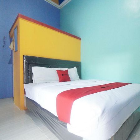 Reddoorz Syariah Near Mall Roxy Banyuwangi 2 Kültér fotó