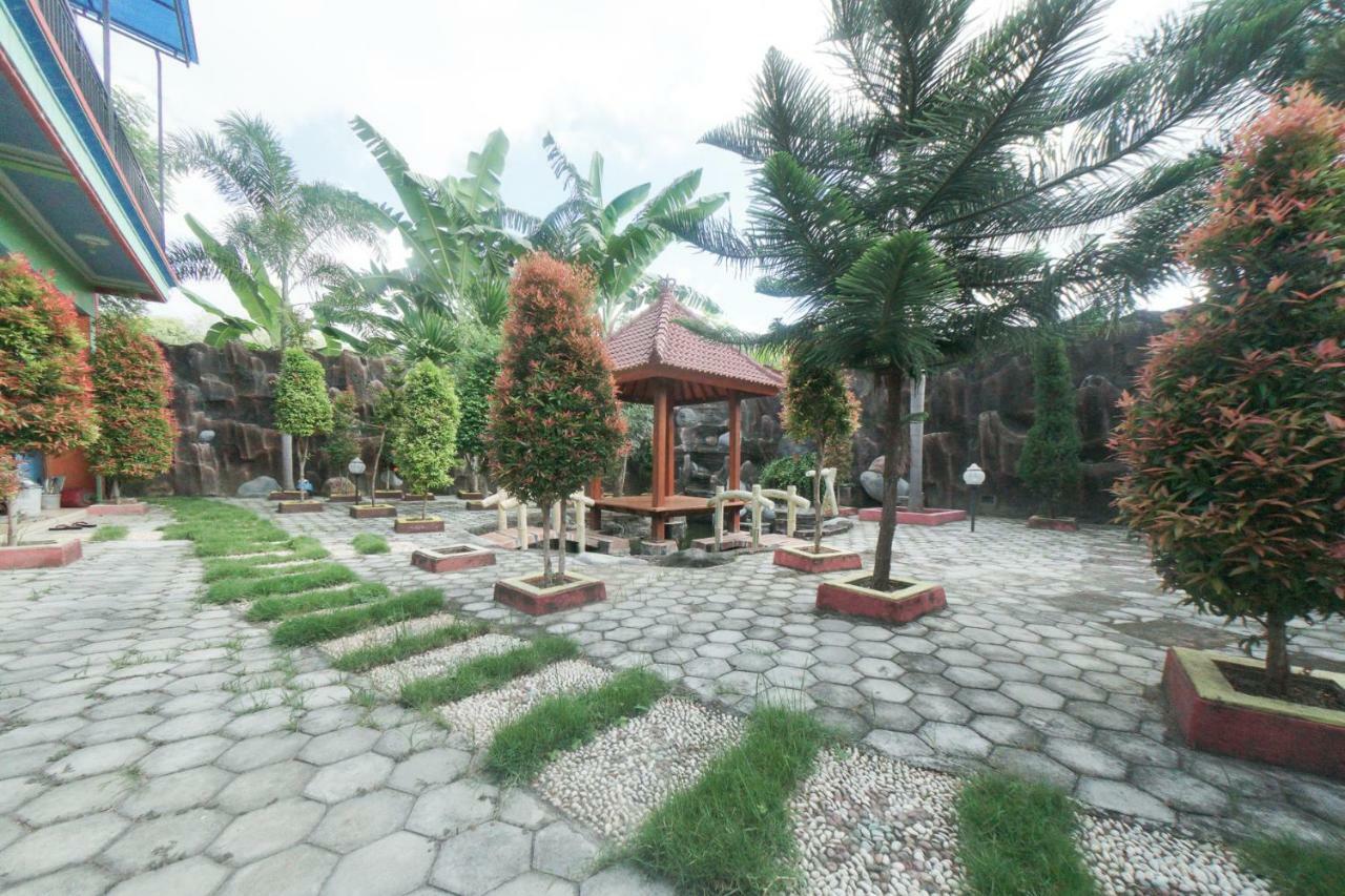Reddoorz Syariah Near Mall Roxy Banyuwangi 2 Kültér fotó