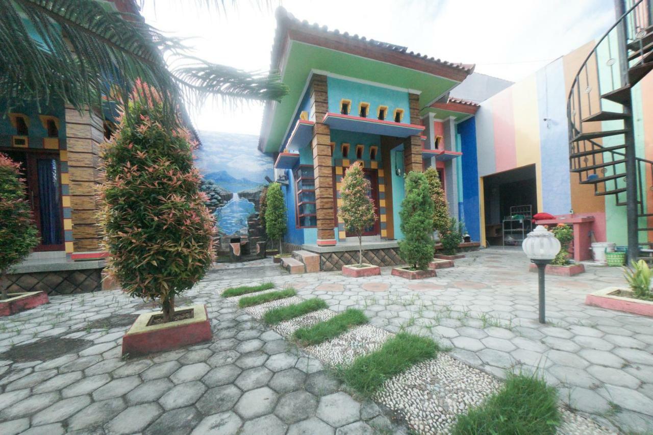Reddoorz Syariah Near Mall Roxy Banyuwangi 2 Kültér fotó
