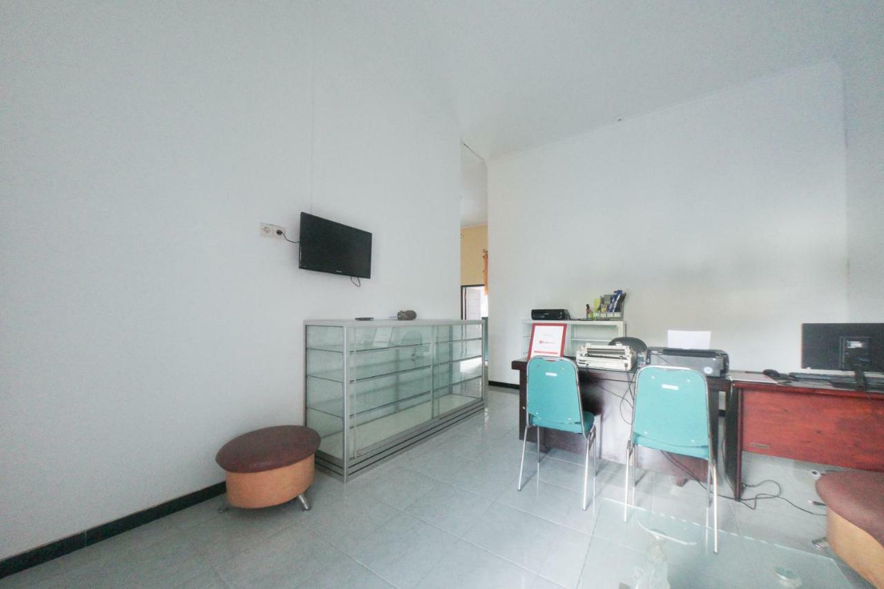 Reddoorz Syariah Near Mall Roxy Banyuwangi 2 Kültér fotó