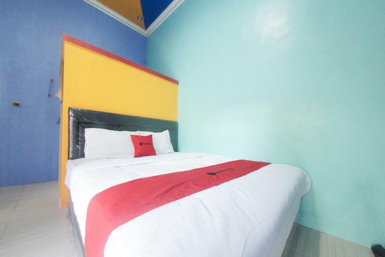 Reddoorz Syariah Near Mall Roxy Banyuwangi 2 Kültér fotó